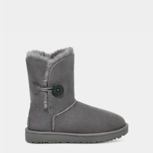 brand new ugg bailey button boots!
